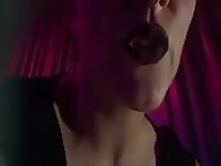 Mulher mais velha e gostosa com consolo
