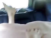 Cavalcando un cazzo in macchina